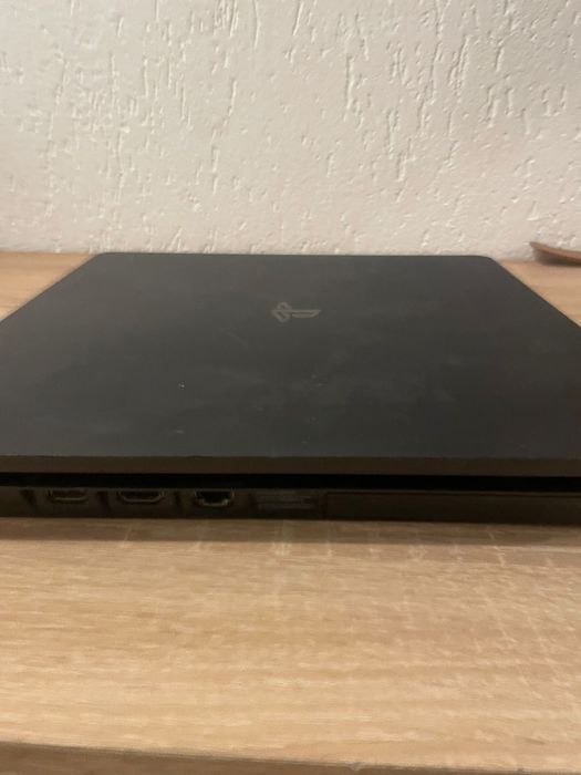 Vand ps4 slim 1 tb