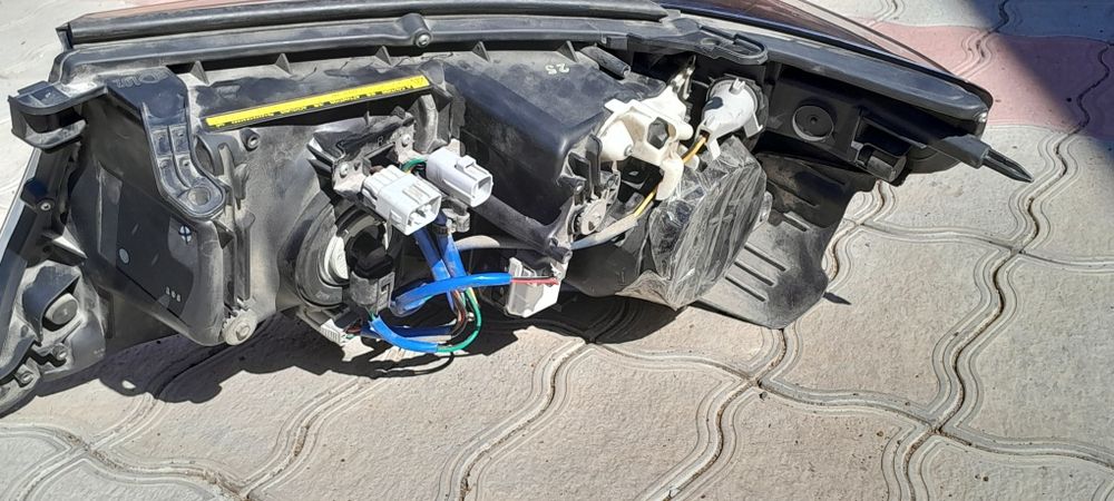 Фары передние LAND CRUISER 200