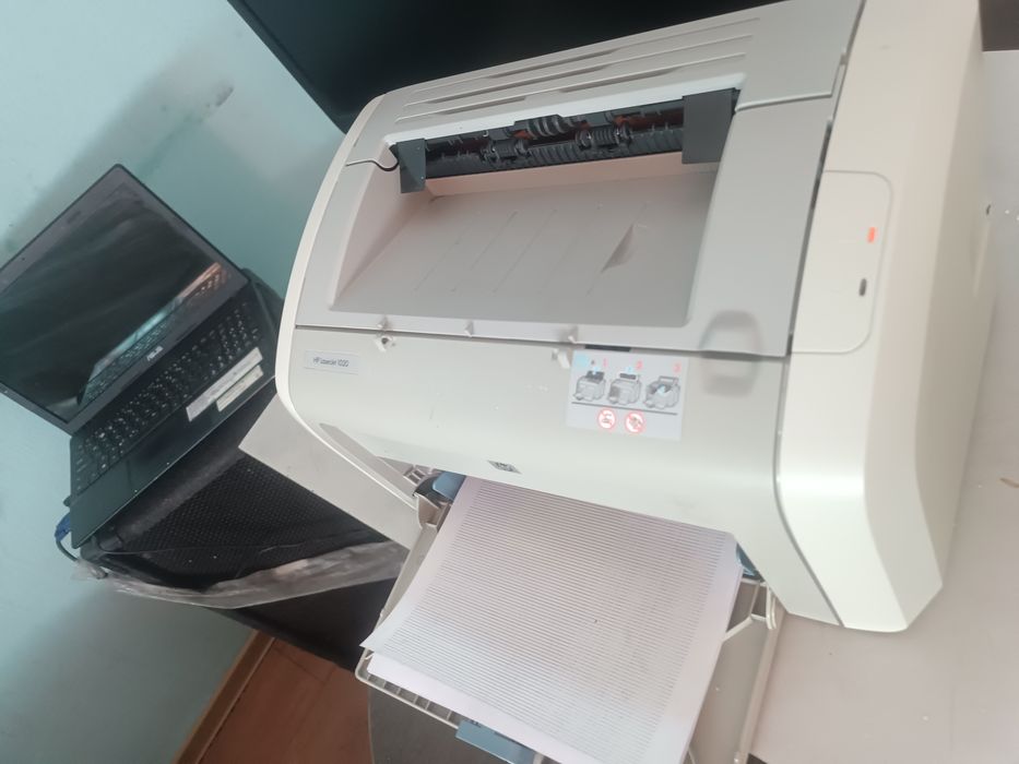 Продам принтер НР 1020