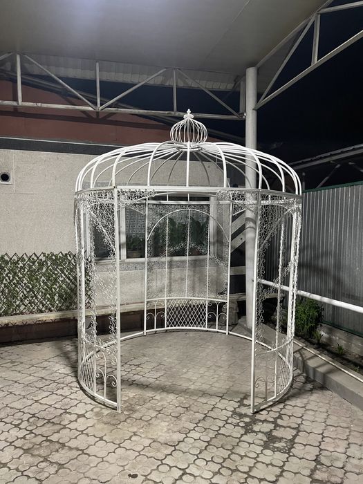 Арка белая с куполом