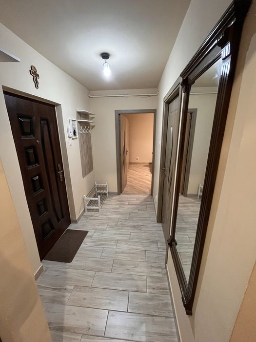 Inchiriez apartament 2 camere decomandat, 50 mp, 2 balcoane, 1500 lei