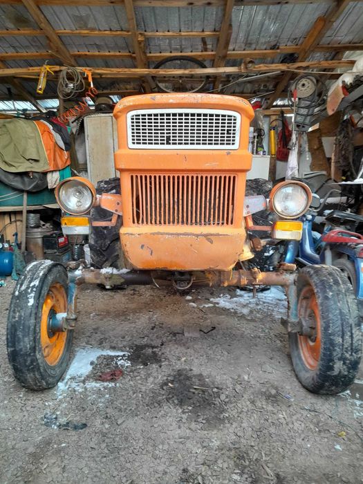 Vând tractoare fiat 300 si mitubishi