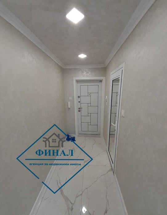 Продава се Двустаен апартамент в Шумен, Добруджански - 68 кв.м за 2025 €/кв.м - Снимка #1