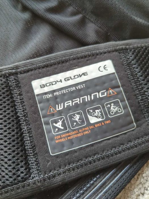 Висок клас протекторна жилетка Body Glove 10/12 за байк кайт сноуборд