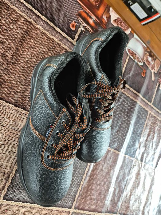 Работни обувки 43 номер