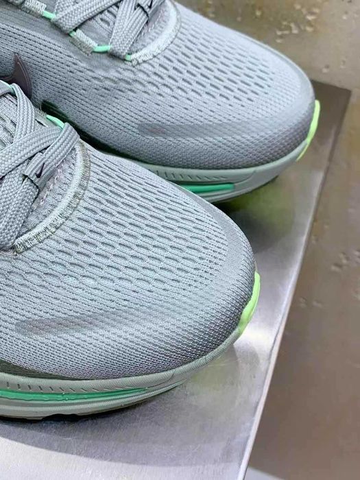 Оригинални мъжки маратонки Nike Vomero 18 налични с кутия