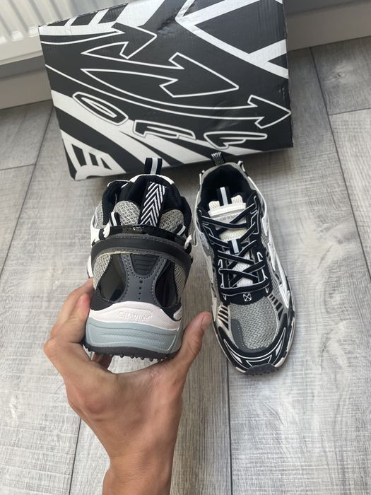 Off White Be Right Back