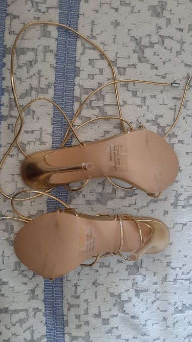 Sandale cu toc marimea 37  int 24 cm.inaltime toc cu talpa  13 cm