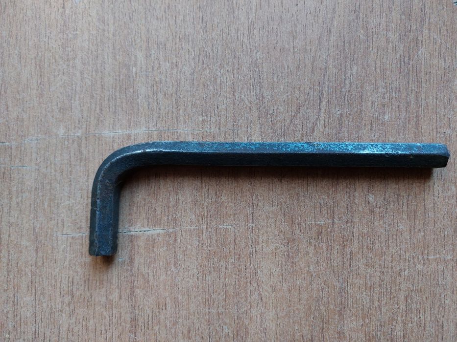 Продам ключи разные.