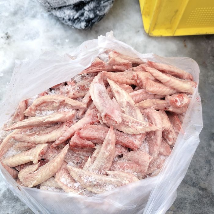 Косточки, колбаса для собак и кошек