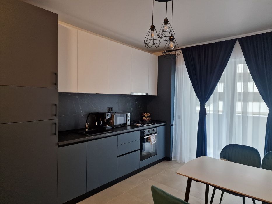 De inchiriat apartament in complex