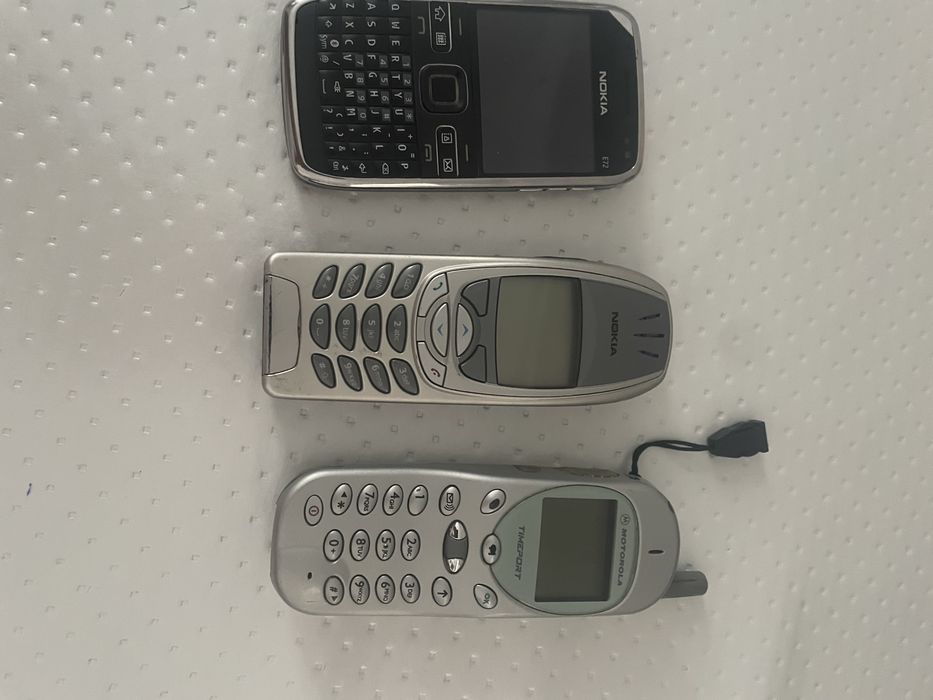 Телефон Motorola Nokia