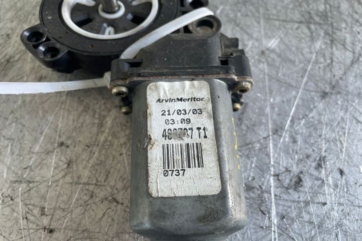 Motoras macara geam fata dreapta Renault Megane a 2-a generatie