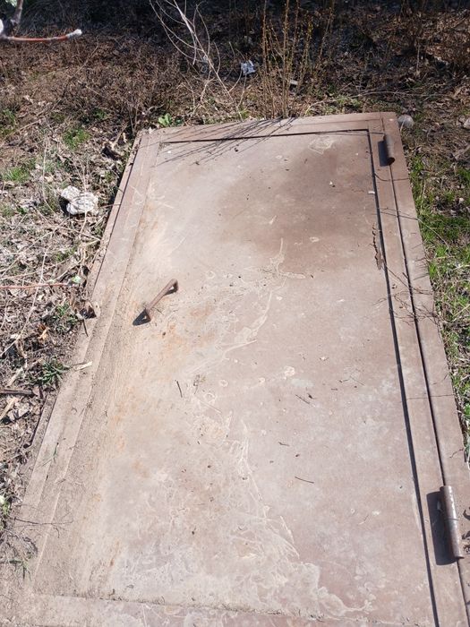 Дверь, большой, тяжелый