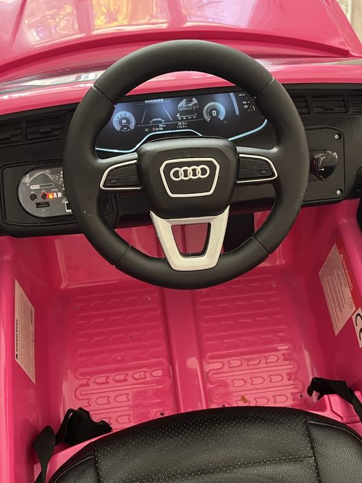 Електрическа кола за дете.