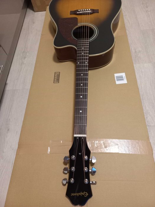 Электроакустическая гитара Epiphone