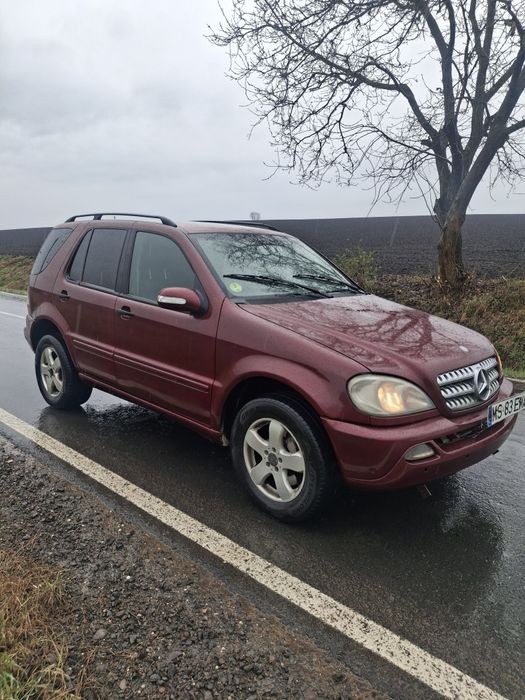 Vând mercedes ml 270 w163    7 locuri 4x4