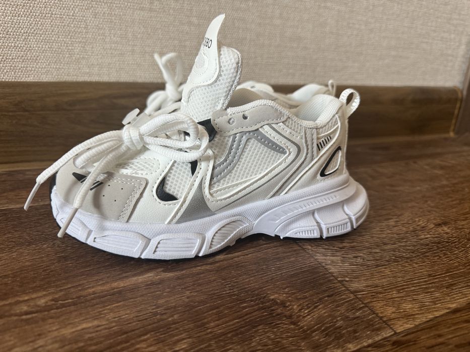 Кроссовки детские