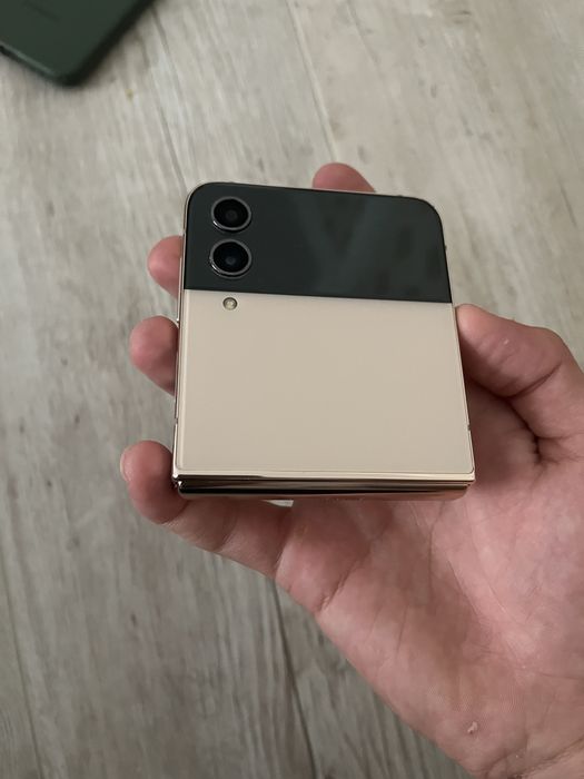 Samsung galaxy z flip 4