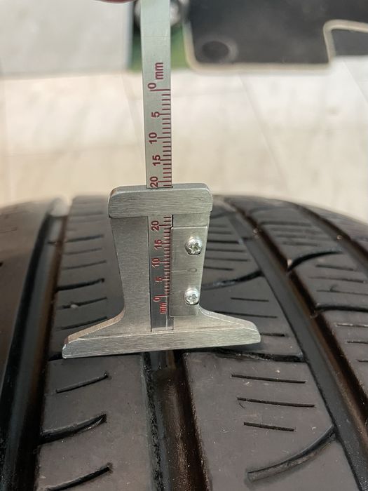 Гуми Pirelli, 255 55 20, 120 евро 3 броя