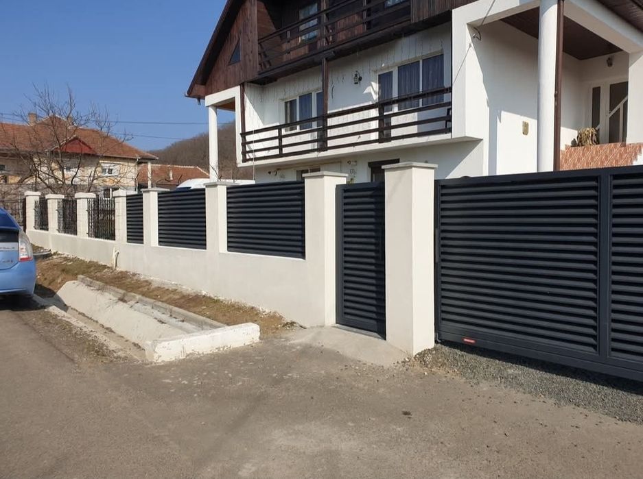 Meseriașul meniu garduri și porți la comanda clientului