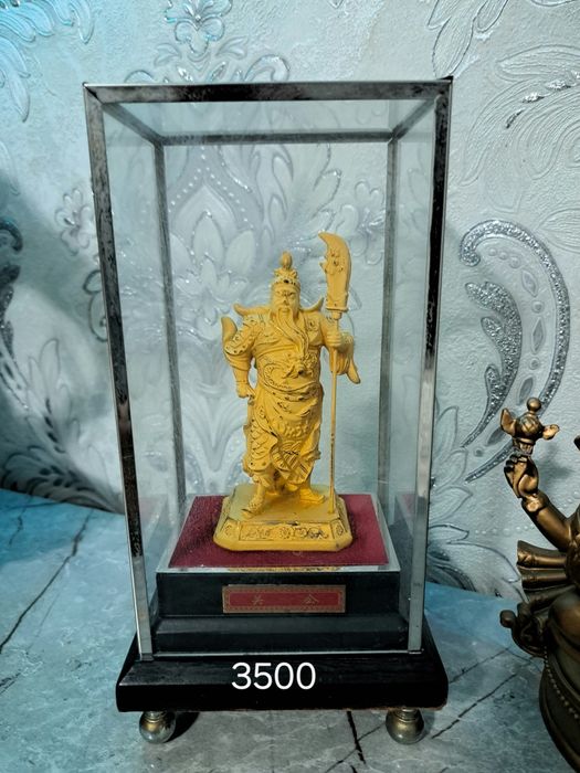 Продам статуэтки