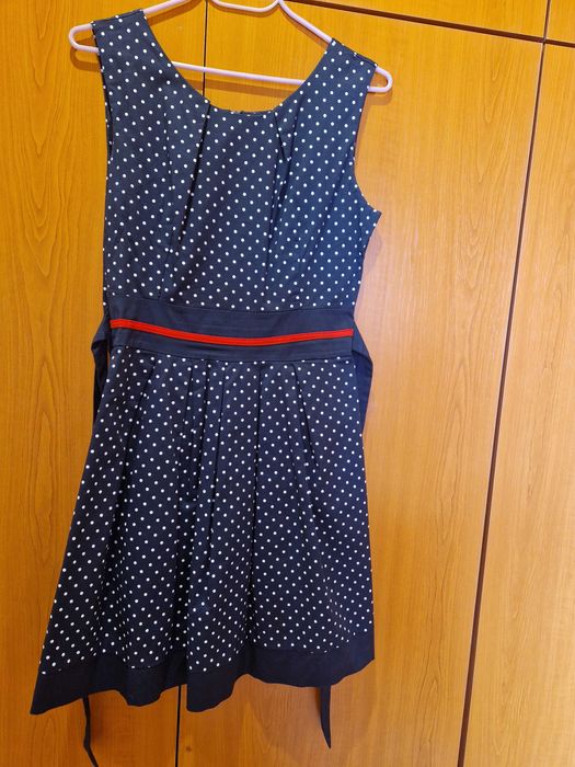 Рокли с къс ръкав/без ръкави