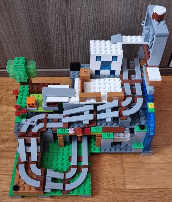 Конструктор отговарящ на Лего Майнкрафт