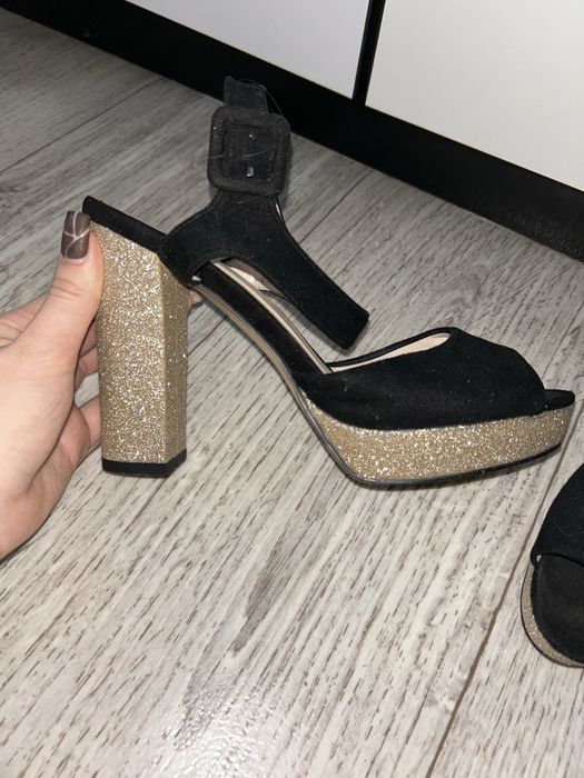 Туфельки с открытым носиком