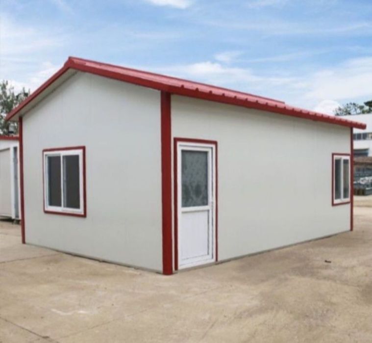 Vindem containere din panouri