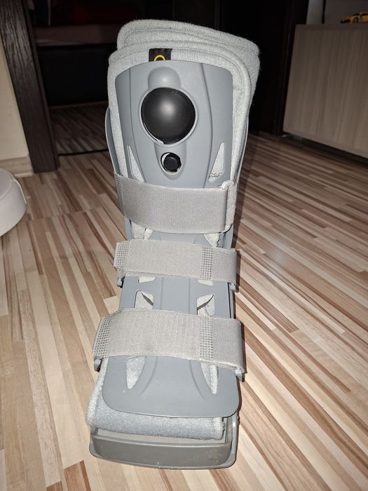 Ортопедичен ботуш