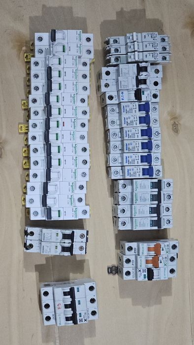 37 Sigurante / disjunctori / brackeri diverse valori vizibile in foto