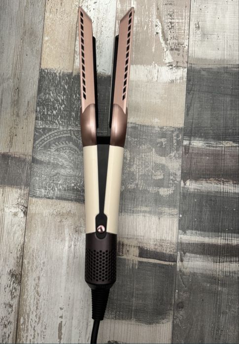 Dyson airstraight преса сешоар