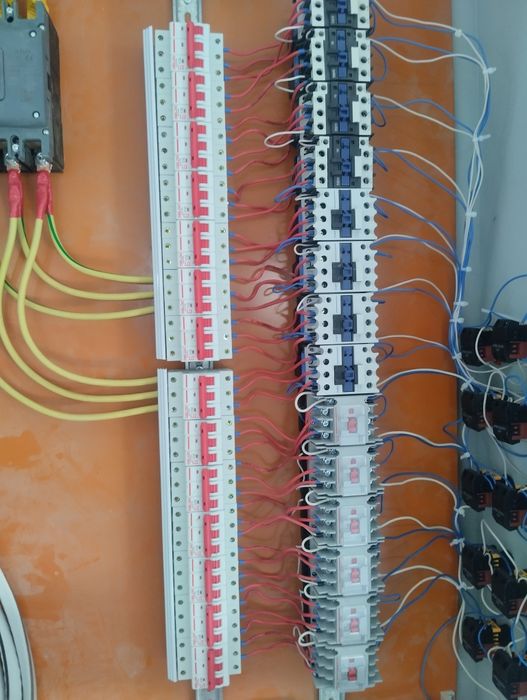 Электрик монтажник