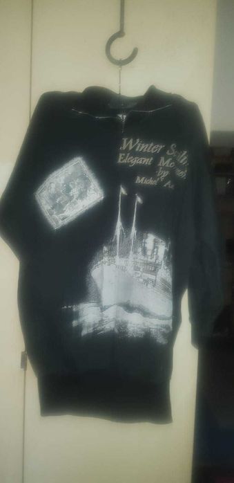 rochie neagra conica