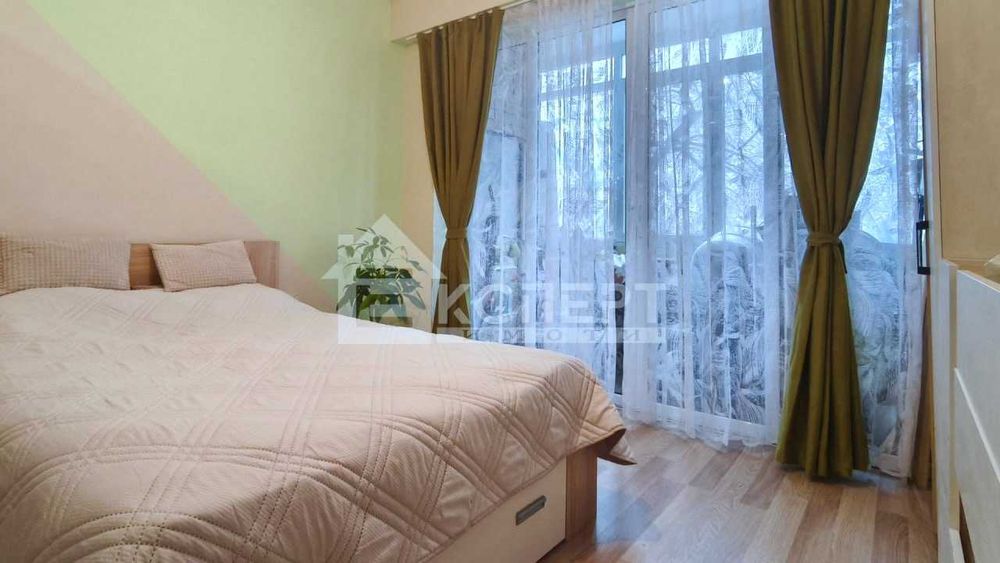 Продава се Тристаен апартамент в Пловдив, Кючук Париж - 86 кв.м за 1902 €/кв.м - Снимка #11