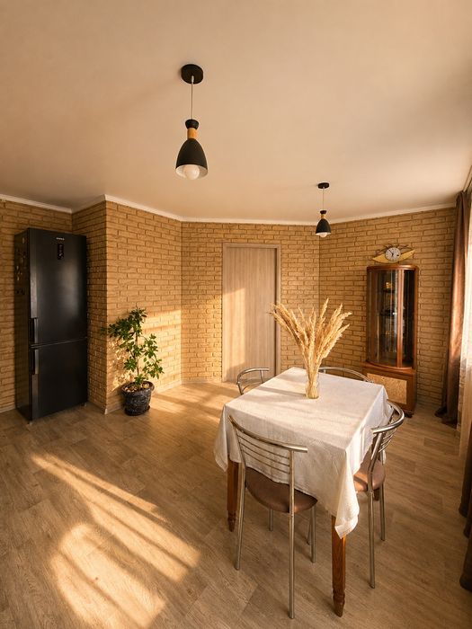 Продам квартиру 100 кв. м
