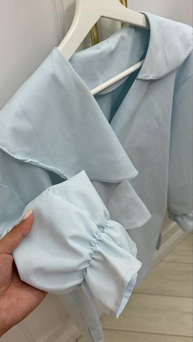 Блузка стильная голубая