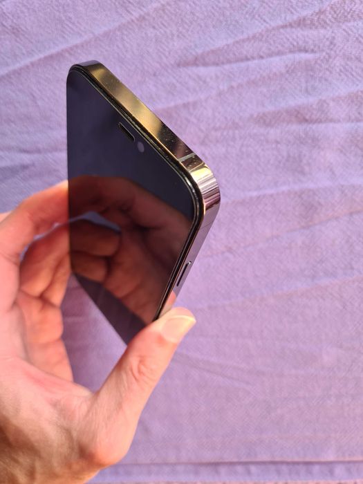 Продавам iPhone 12 Pro 256 GB