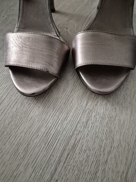 Sandale Gucci - auriu metalic