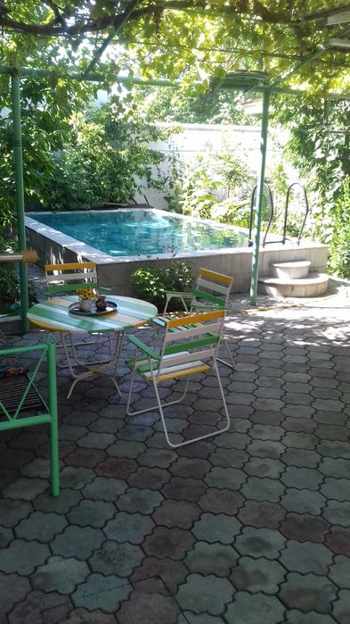Срочно продается дом,4 сотки,5 комнат,подвал,сарай,