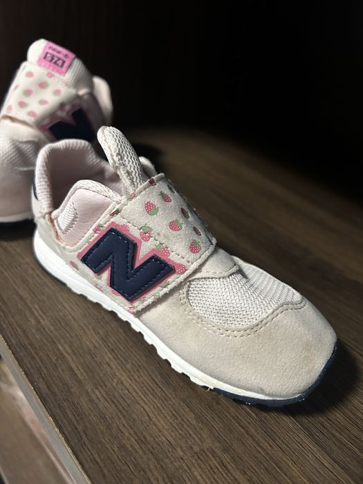 Спортни обувки / маратонки за момиче New Balance розови