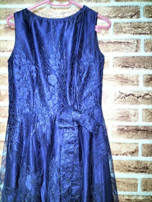 Vând costum de ginere sau naș,cadou cămașă și butoni.