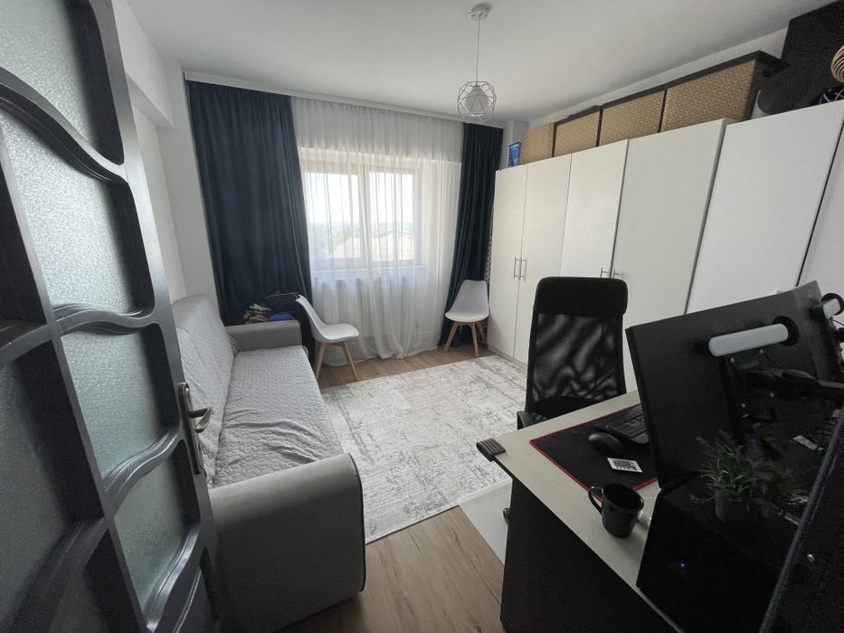 Apartament 3 camere, decomandat