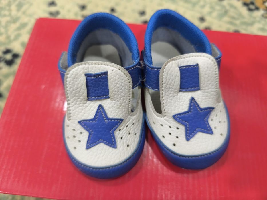 Отдам обувь до 2 лет