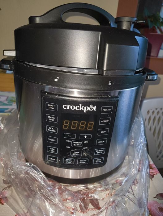Crockpot doar testat o singură dată, aproape nou