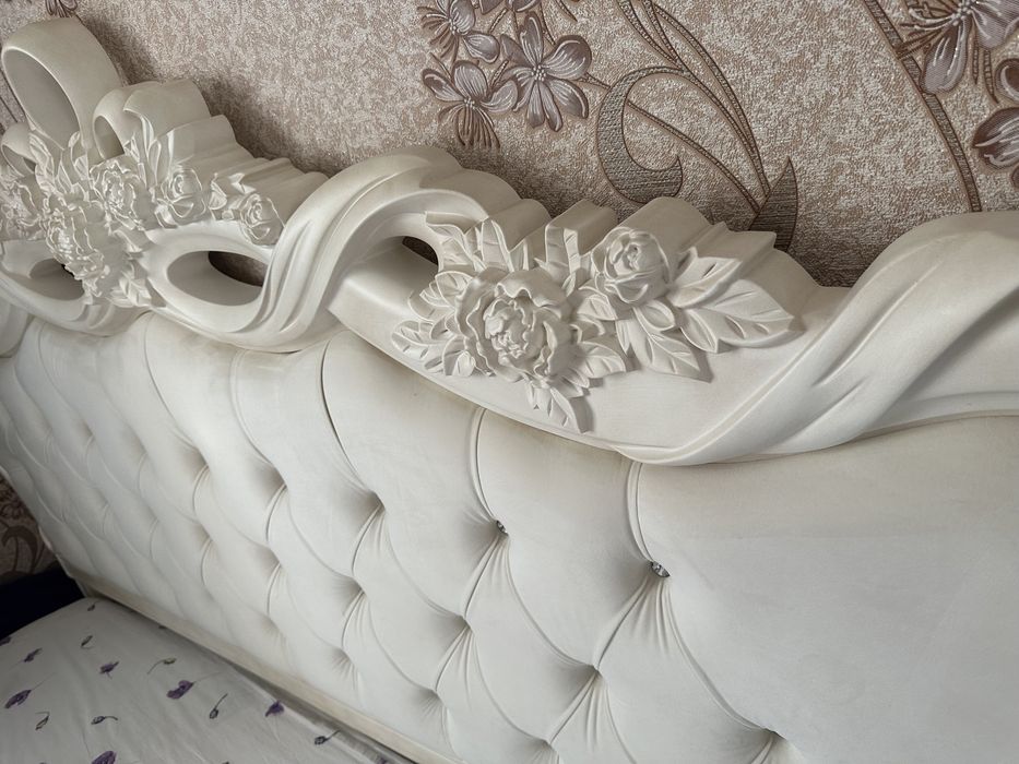 Спальный кровать