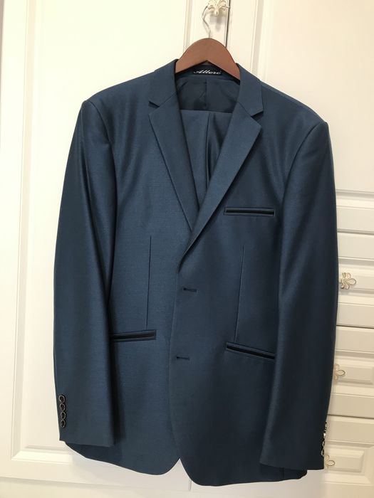 Продам мужской костюм