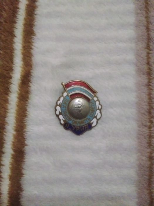 Редкий значек продается