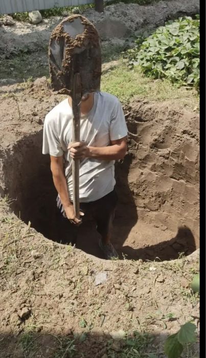 Копаем ТУАЛЕТ септик траншей туалет